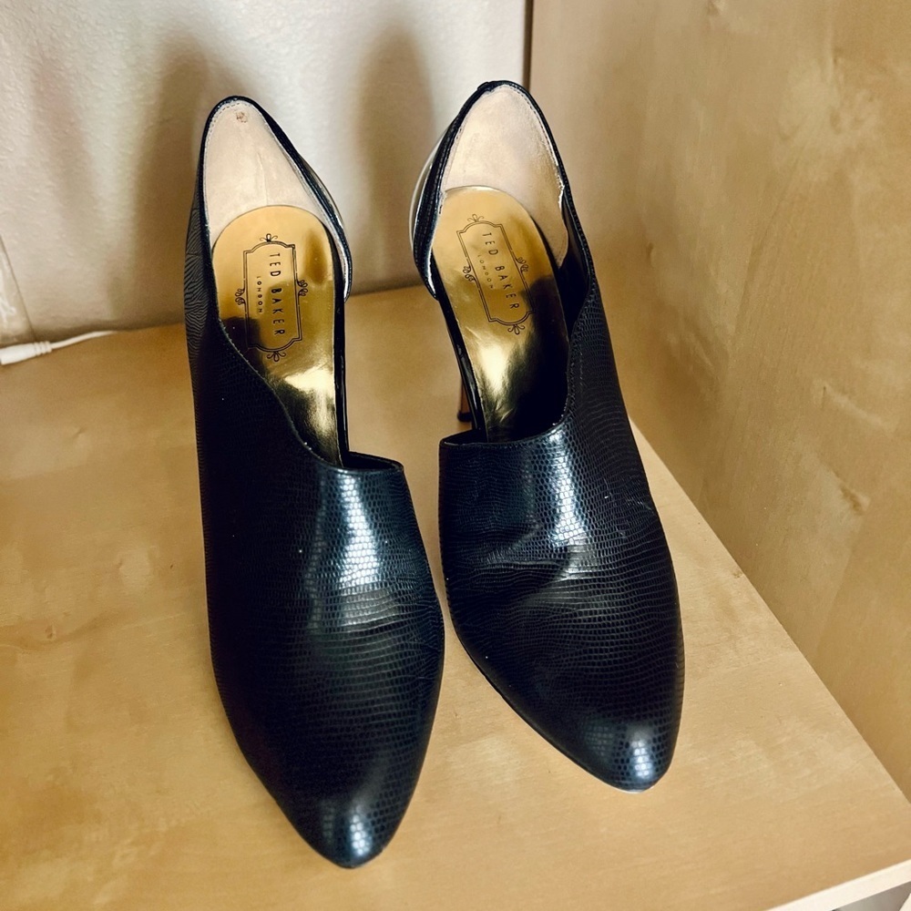 Ted Baker London Black Stilettos with Metallic Heels Gold size 40 (US 9/9.5) - Picture 10 of 10